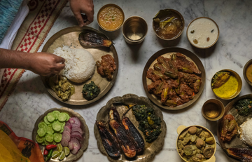 Culinary Delights and Artful Cutlery: Exploring African Cuisine and Its Cultural Treasures