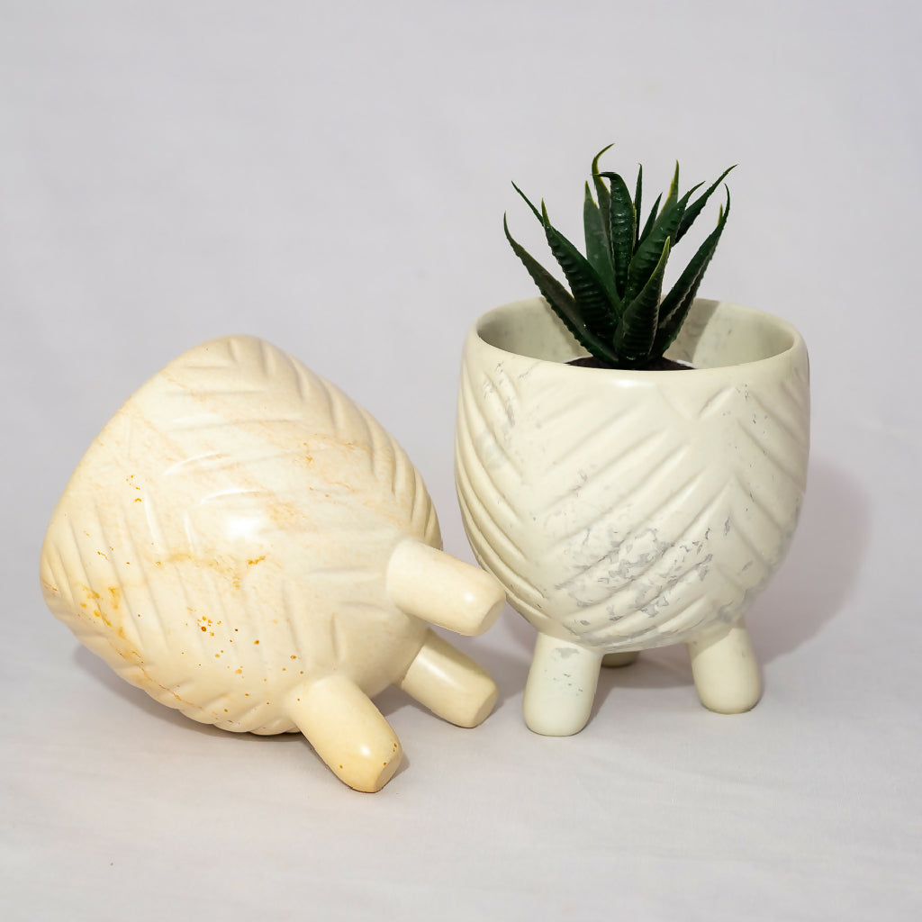 Stripped mini tri-pot