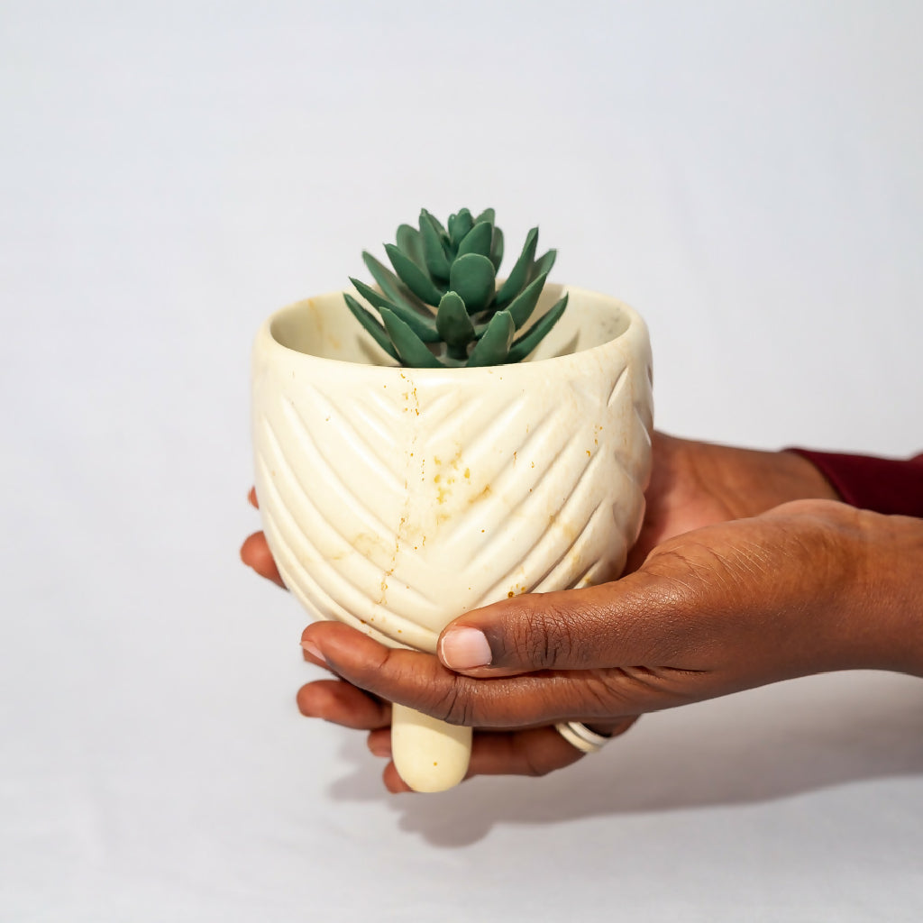 Stripped mini tri-pot