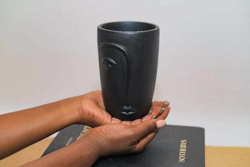 Mini cute face vase- black