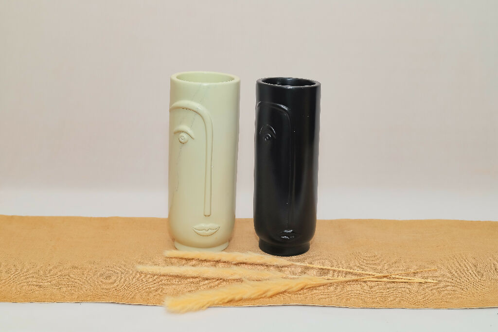 Cute face vase- black