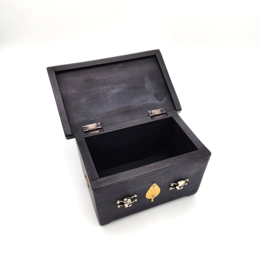 Handmade chest box | Jewelry box | Trinkets box | Brass leaf drawing on box