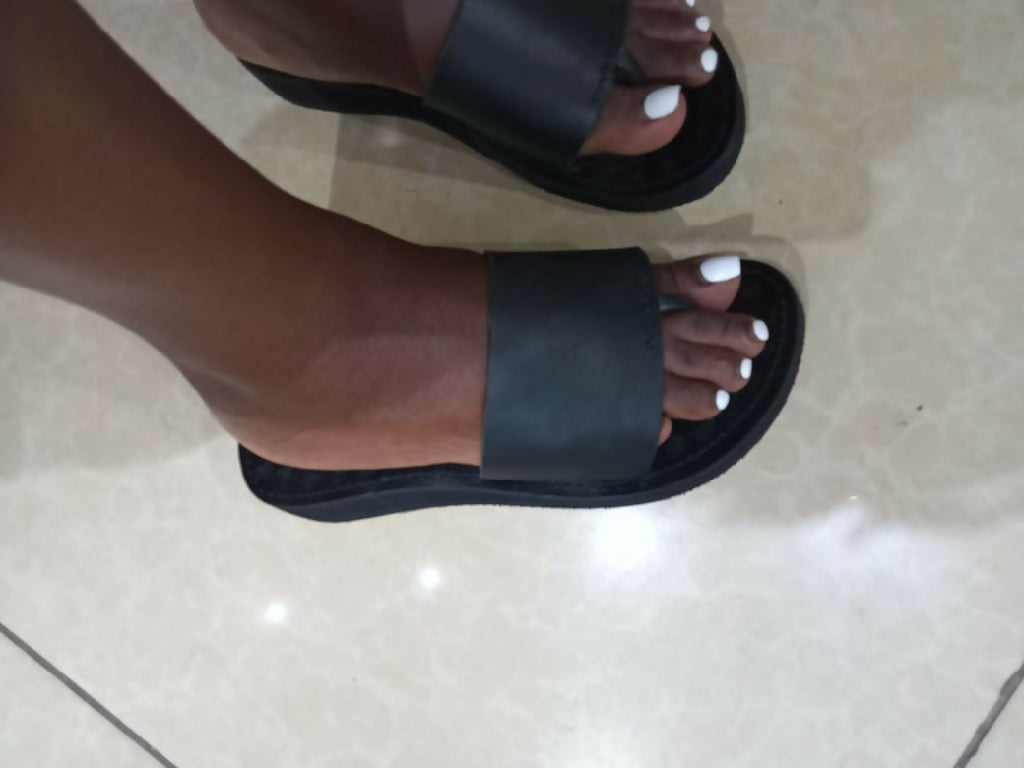 Plain leather wedge sandals - Mawu Africa
