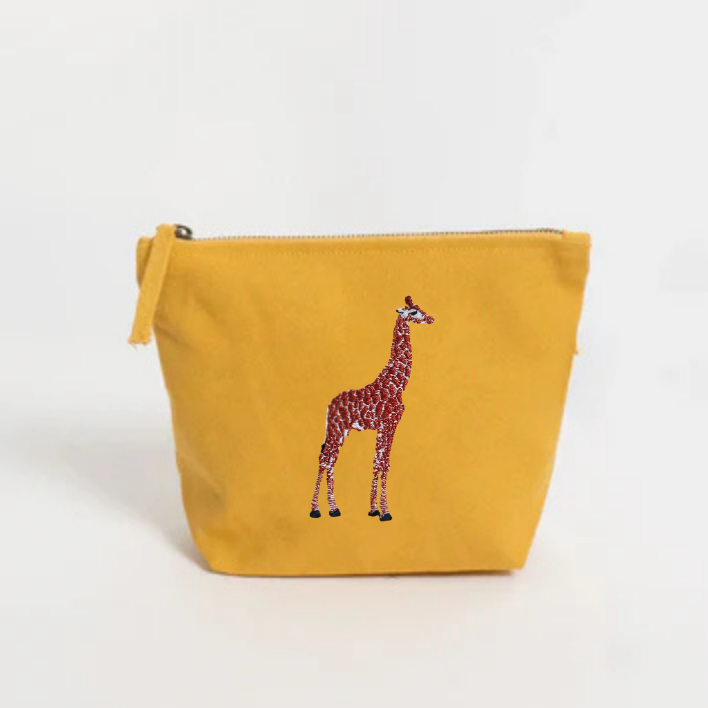 Giraffe make up pouch (2)