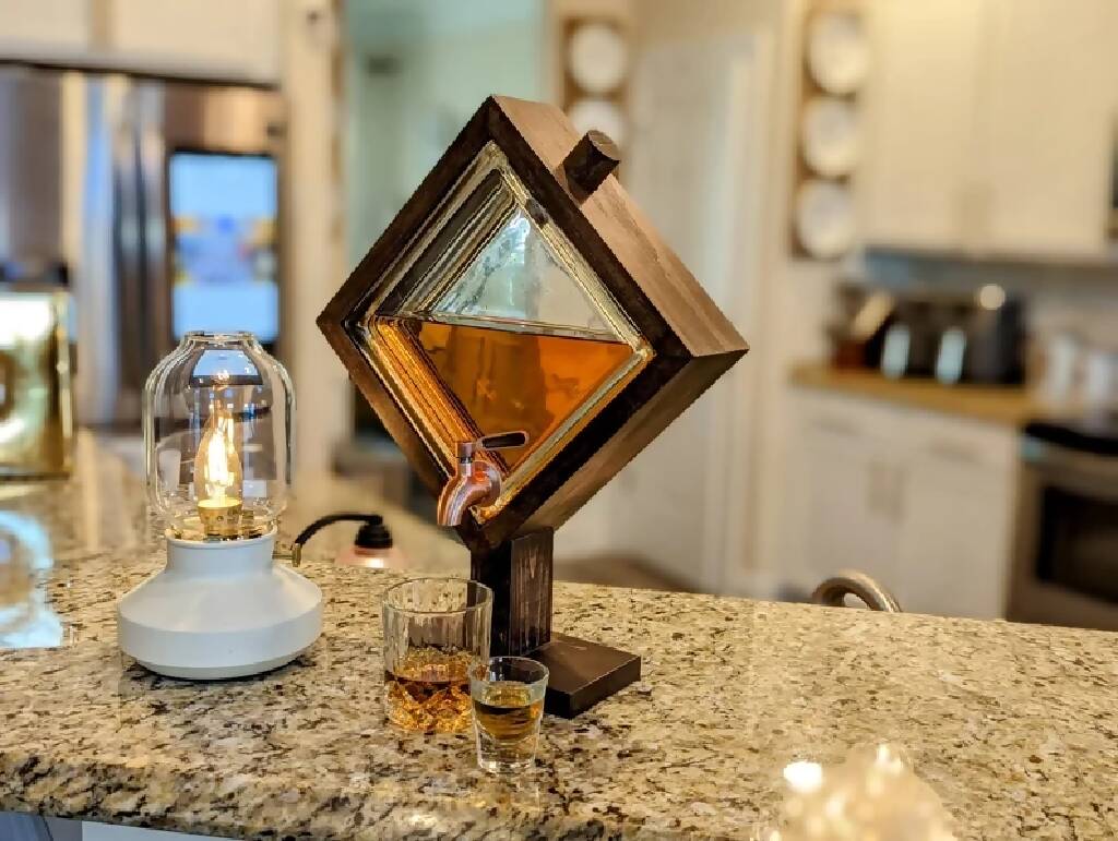 Wooden Whisky Dispenser, Home Bar, Bourbon Decanter , Drink dispenser, Beverage Dispensers, Wood Drink Fountain