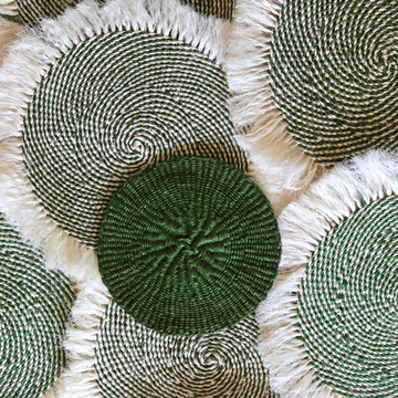 Placemats | Green and white spiral | White fringe sisal mats