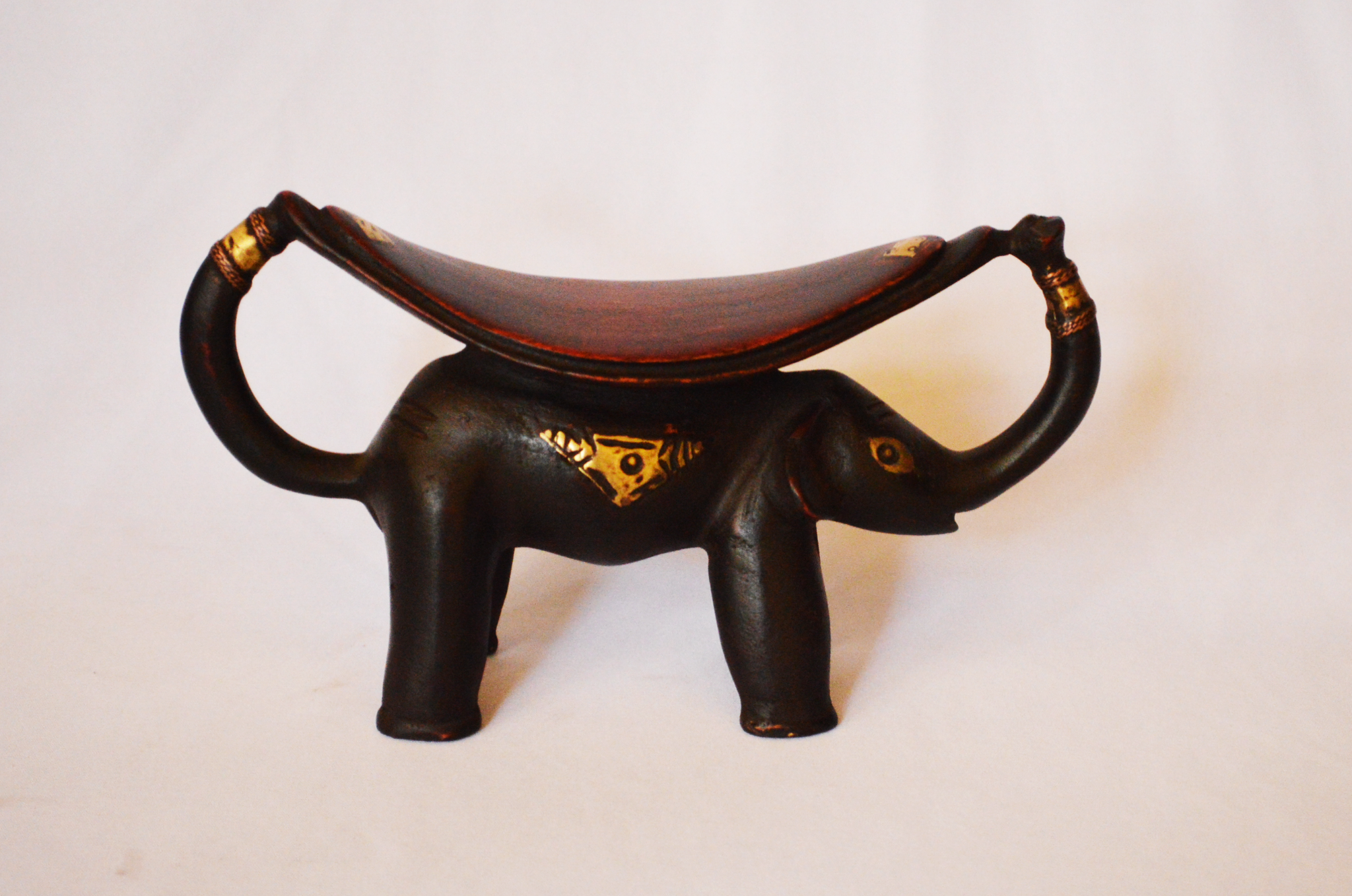 Dinka elephant headrest - Authentic African handicrafts | Clothing, bags, painting, toys & more - CULTURE HUB by Muthoni Unchained